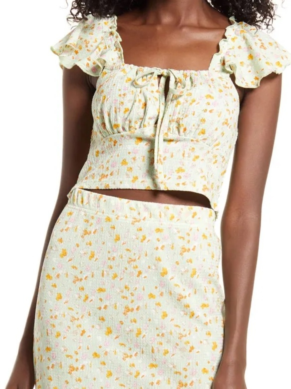 VERO MODA Lace Up Crop Top in Green - Picture 3 of 3